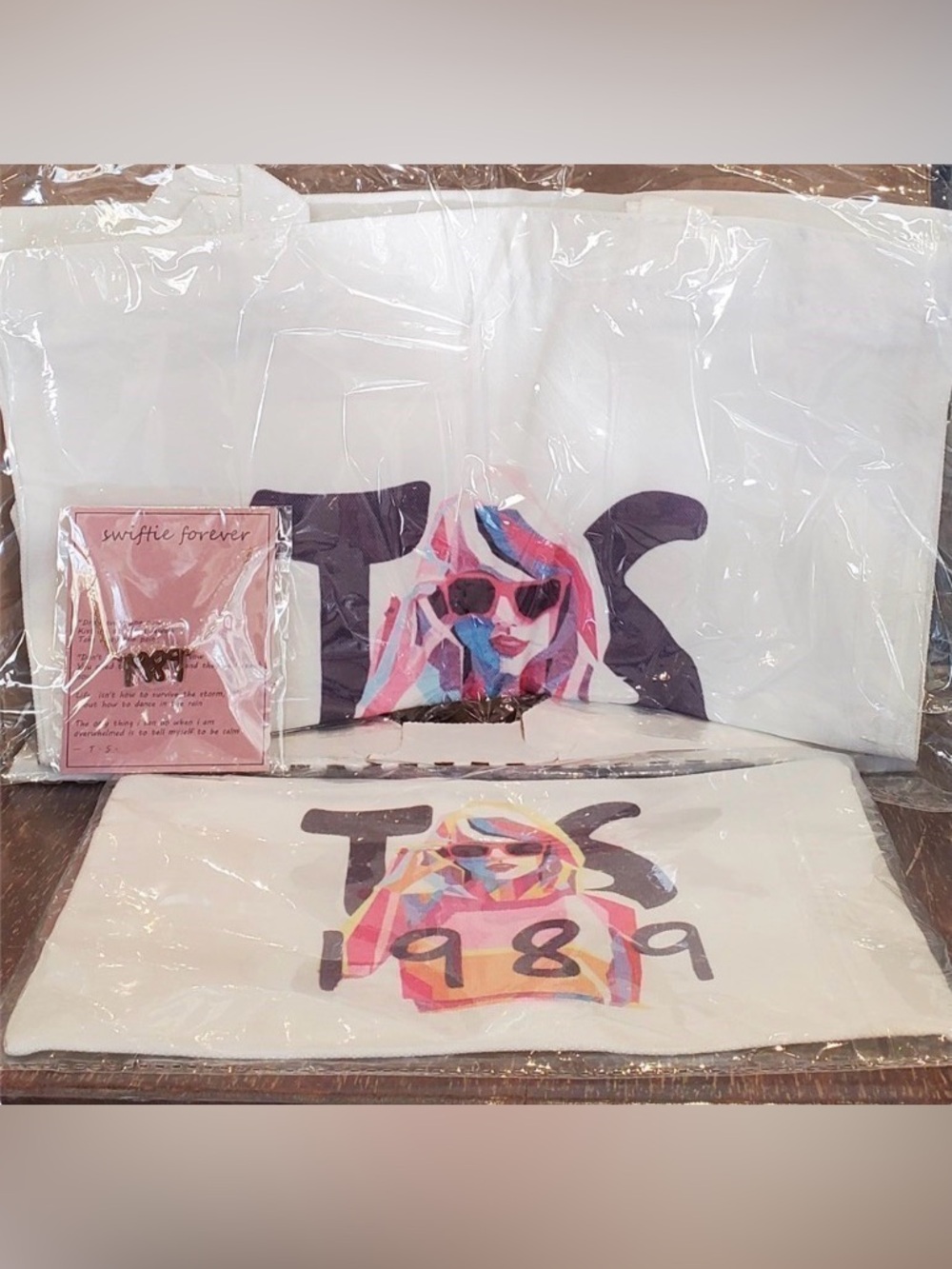 BNIB Taylor Swift tote bag, make up bag and necklace set